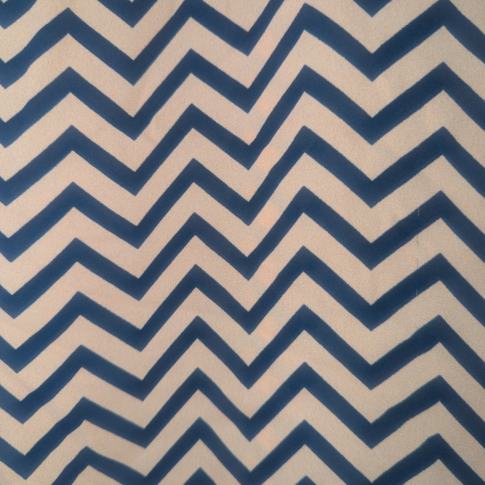 Size Xl Peach Navy Chevron Patterned V-Neck Blouse - image 6